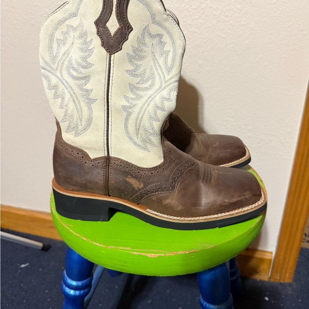 Ariat Tan‎ Leather Boots